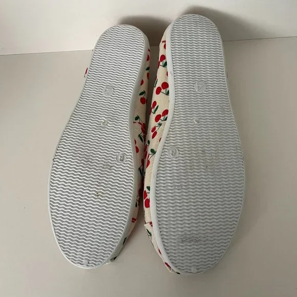 ARDENE White & Red Cherry Print Canvas Sneakers / Espadrilles / Flats - Size 8 - Picture 5 of 6